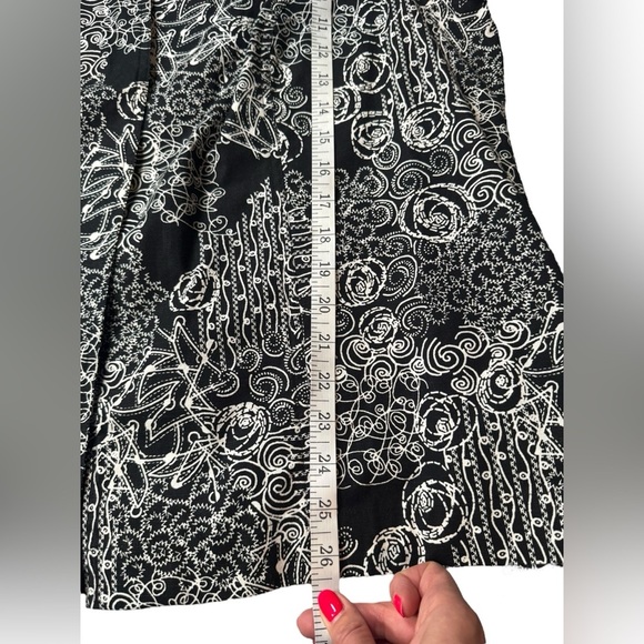 CJ Banks Women’s Black & White Floral Abstract Jacket Size 1X Artsy Travel A418 - Picture 4 of 9